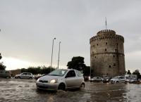Θεσσαλονίκη: Σφοδρή καταιγίδα “έπνιξε” την πόλη (pics)