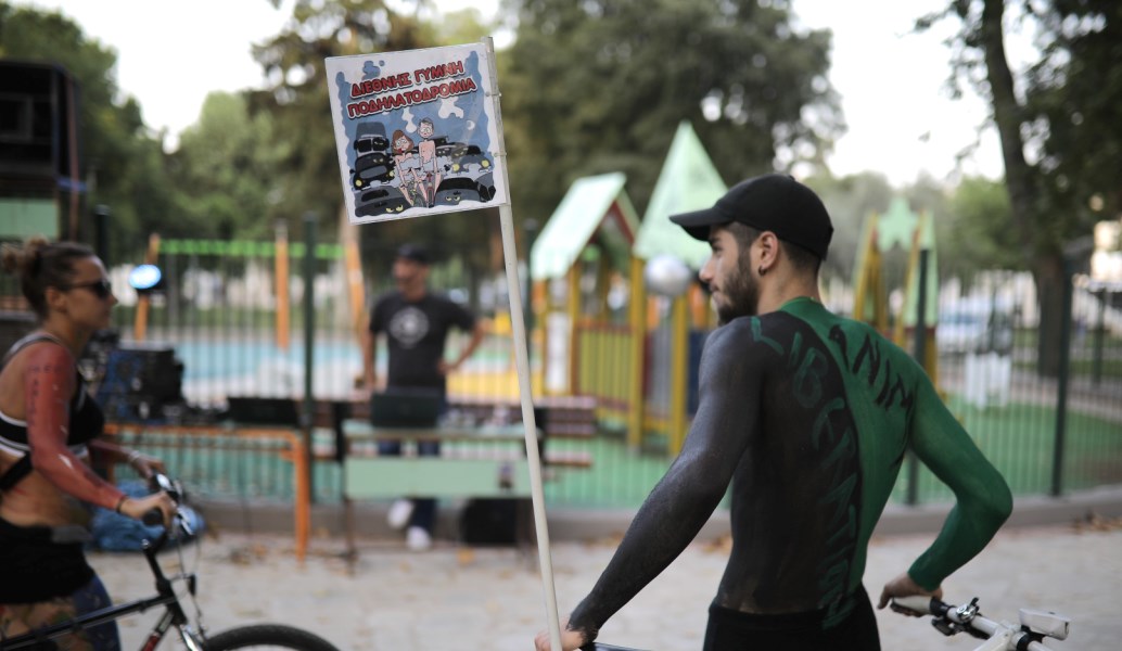 11η Διεθνής Γυμνή Ποδηλατοδρομία στη Θεσσαλονίκη (pics&vid)