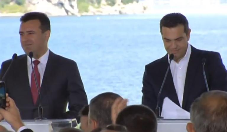 Ζόραν Ζάεφ: Το δώρο στον Αλέξη Τσίπρα μετά τις υπογραφές (pics)