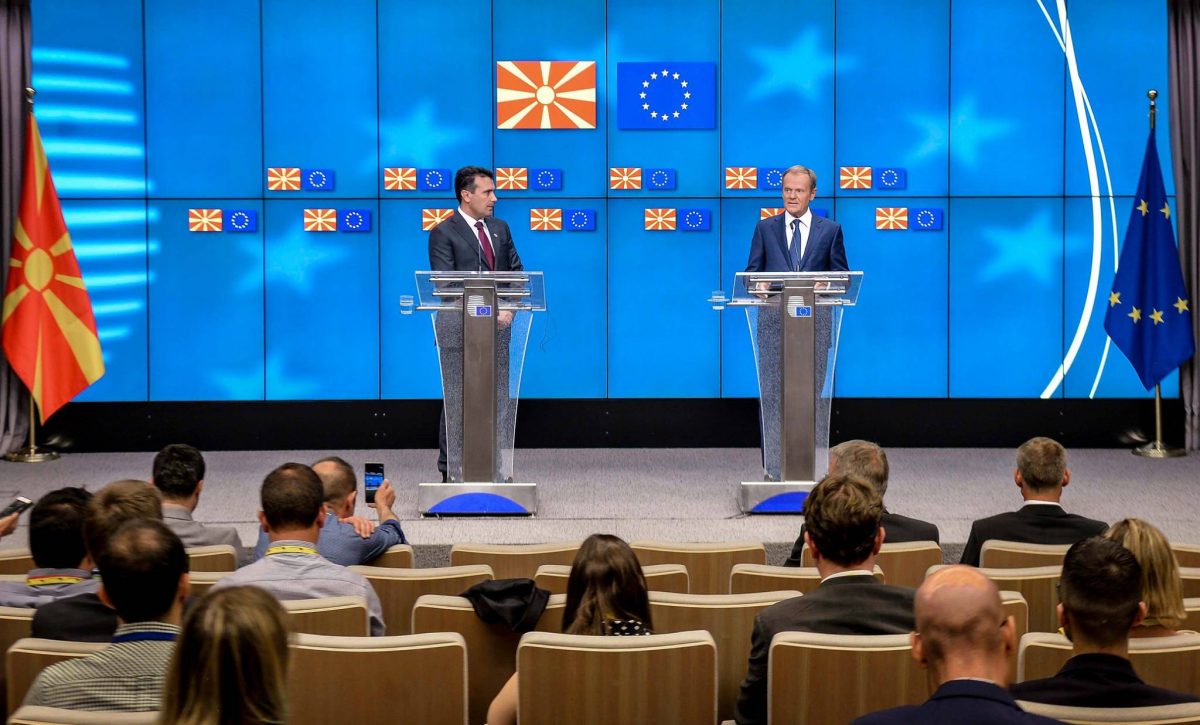 Σύνοδος Κορυφής: Τουσκ και Ζάεφ μιλάνε για “μακεδονική ταυτότητα” (vid)