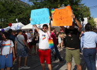Athens Pride: Κόσμος συγκεντρώνεται στο Σύνταγμα (pics)