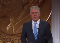 Πέθανε ο Άντονι Μπουρντέν