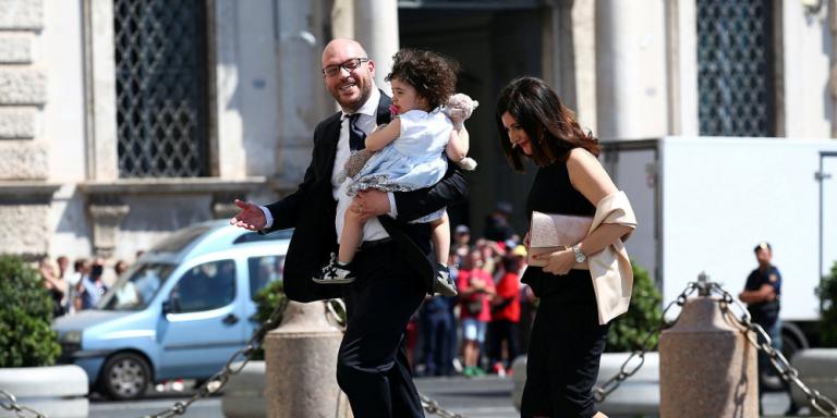 Ιταλία: Σάλος από δηλώσεις Υπουργού που είπε πως δεν υπάρχουν οι ομόφυλες οικογένειες