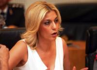 Απίθανη γκάφα από την Άννα Καραμανλή: Έστειλε συλλυπητήρια σε ζωντανό άνθρωπο!