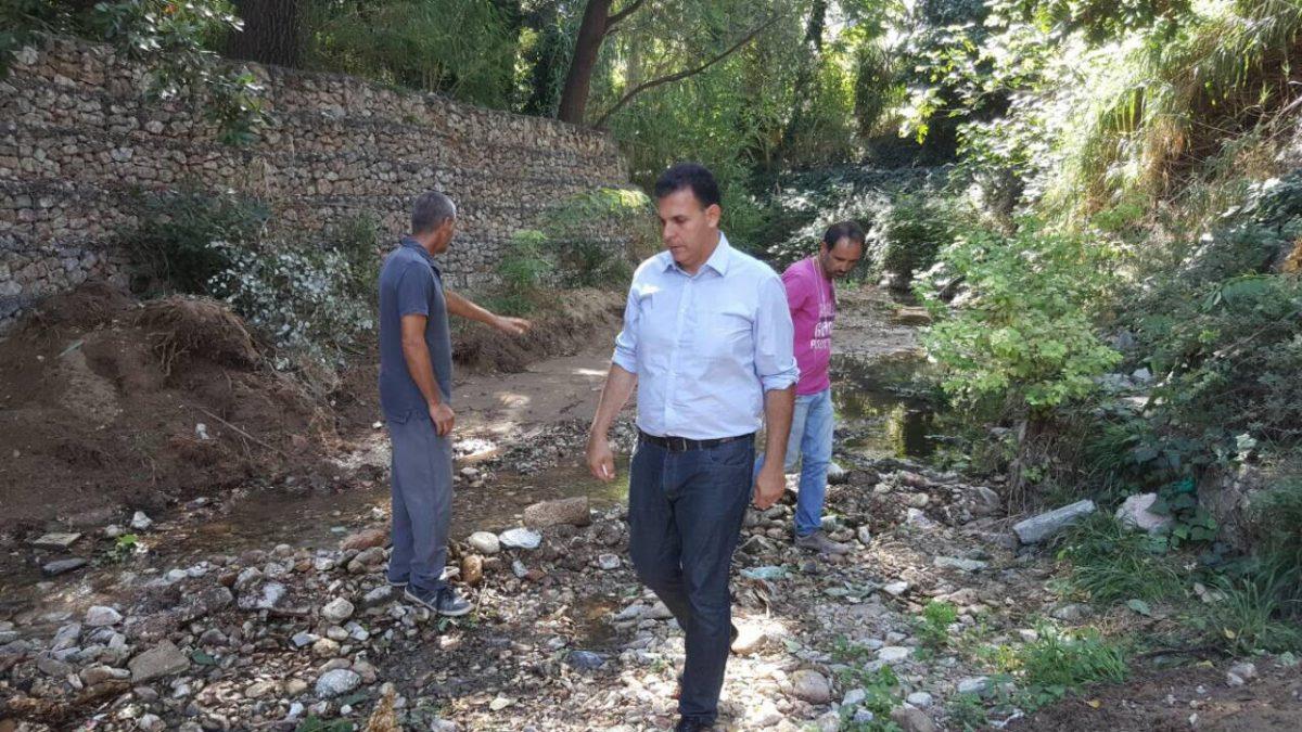 Περιφέρεια Αττικής: Συνεχίζονται οι καθαρισμοί και οι ψεκασμοί ρεμάτων στη βόρεια Αθήνα