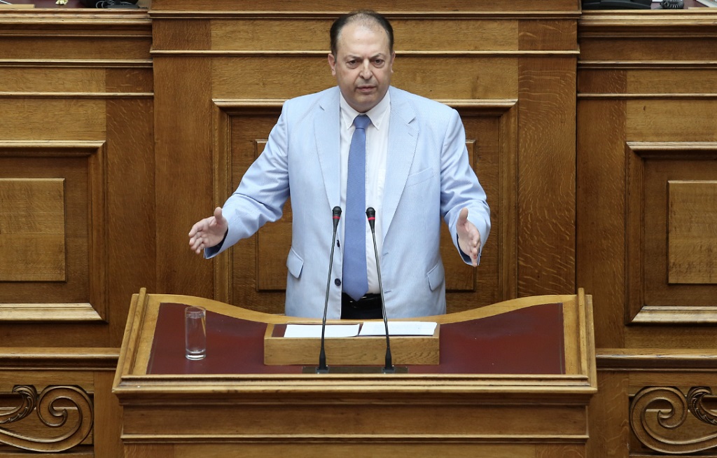 Το Μαξίμου βλέπει αποστασία πίσω από την ανεξαρτητοποίηση Λαζαρίδη