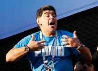 Ο Μαραντόνα συμπεριφέρεται έτσι γιατί γυρίζει ταινία στο Μουντιάλ (vid)