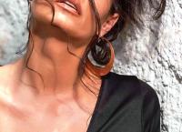 Έβαλε «φωτιά» στο Instagram η… Ελληνίδα «Μόνικα Μπελούτσι» (pic)