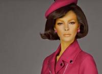 Moschino: Έντονες αντιδράσεις για τη νέα του καμπάνια Alien Nation