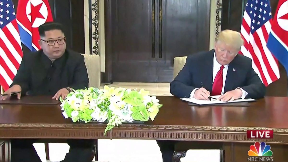Ντόναλντ Τραμπ: Αυτή είναι η συμφωνία που υπέγραψε με τον Κιμ (pics & vids)