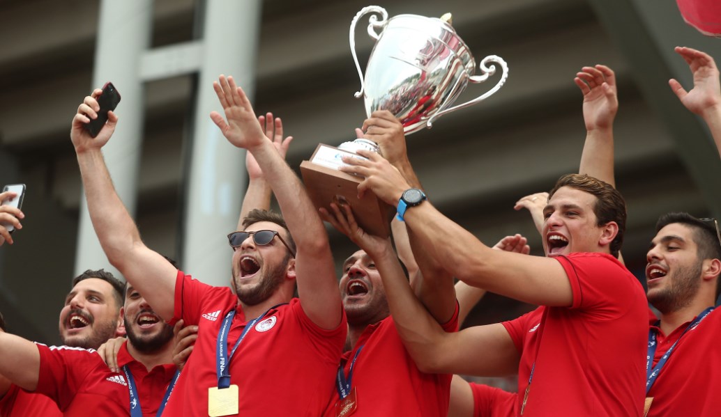 Πόλο Ολυμπιακός: Πανικός για τους πρωταθλητές Ευρώπης (pics&vid)
