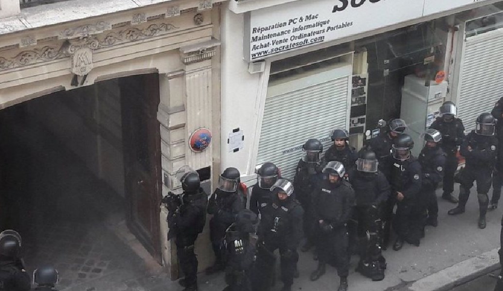 Παρίσι: Άνδρας κρατά ομήρους – Ανάμεσα τους και μια έγκυος (vids)