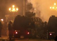 Σκόπια: Εκτεταμένα επεισόδια έξω από το Κοινοβούλιο για τη συμφωνία (pics & vids)