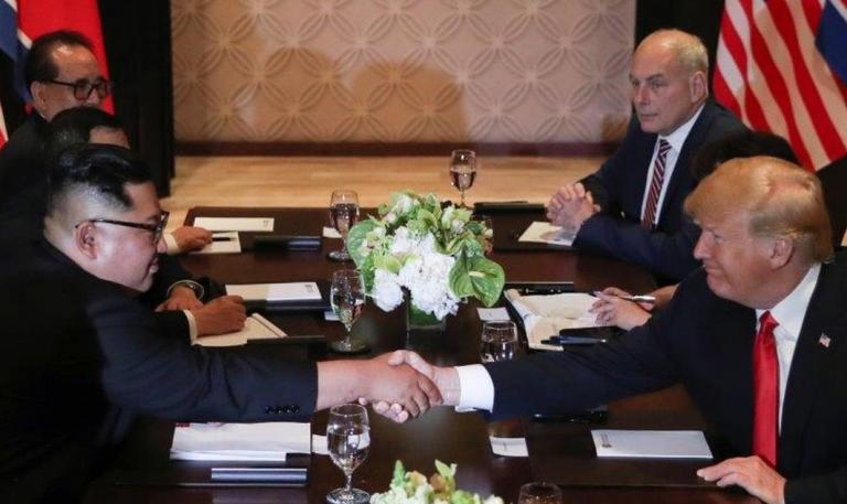 Ντόναλντ Τραμπ: Υπέγραψε ιστορική κοινή συμφωνία με τον Κιμ Γιονγκ Ουν