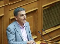 Τσακαλώτος – Σταϊκούρας: Κόντρα στη Βουλή με ασίστ και τάπες (vid)