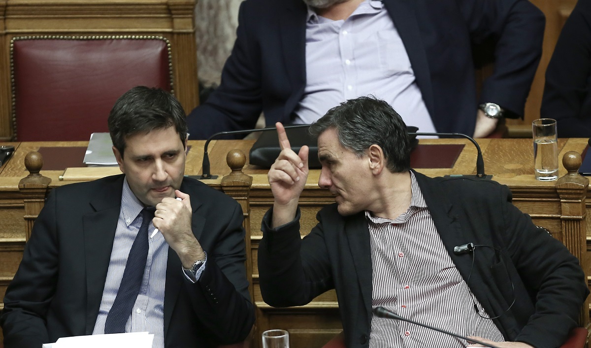Οι συντάξεις στο μικροσκόπιο των δανειστών: Ραντεβού με τον Τσακαλώτο στο υπουργείο Δικαιοσύνης