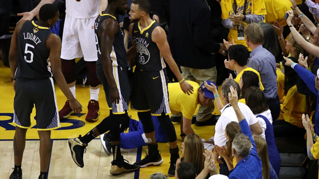 NBA Finals: Εύκολα το 2-0 οι Γουόριορς, 122-103 επικράτησαν των Καβαλίερς