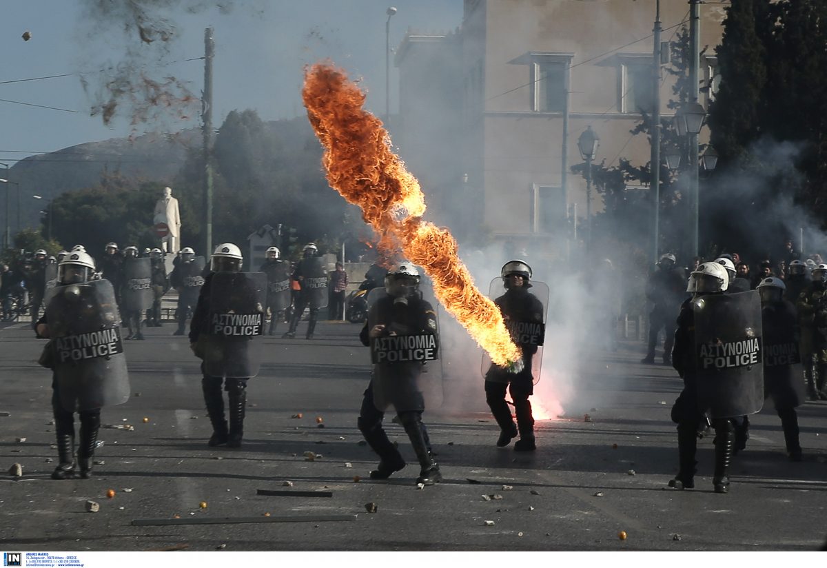 Σύνταγμα: Στον εισαγγελέα οι συλληφθέντες των χθεσινών επεισοδίων
