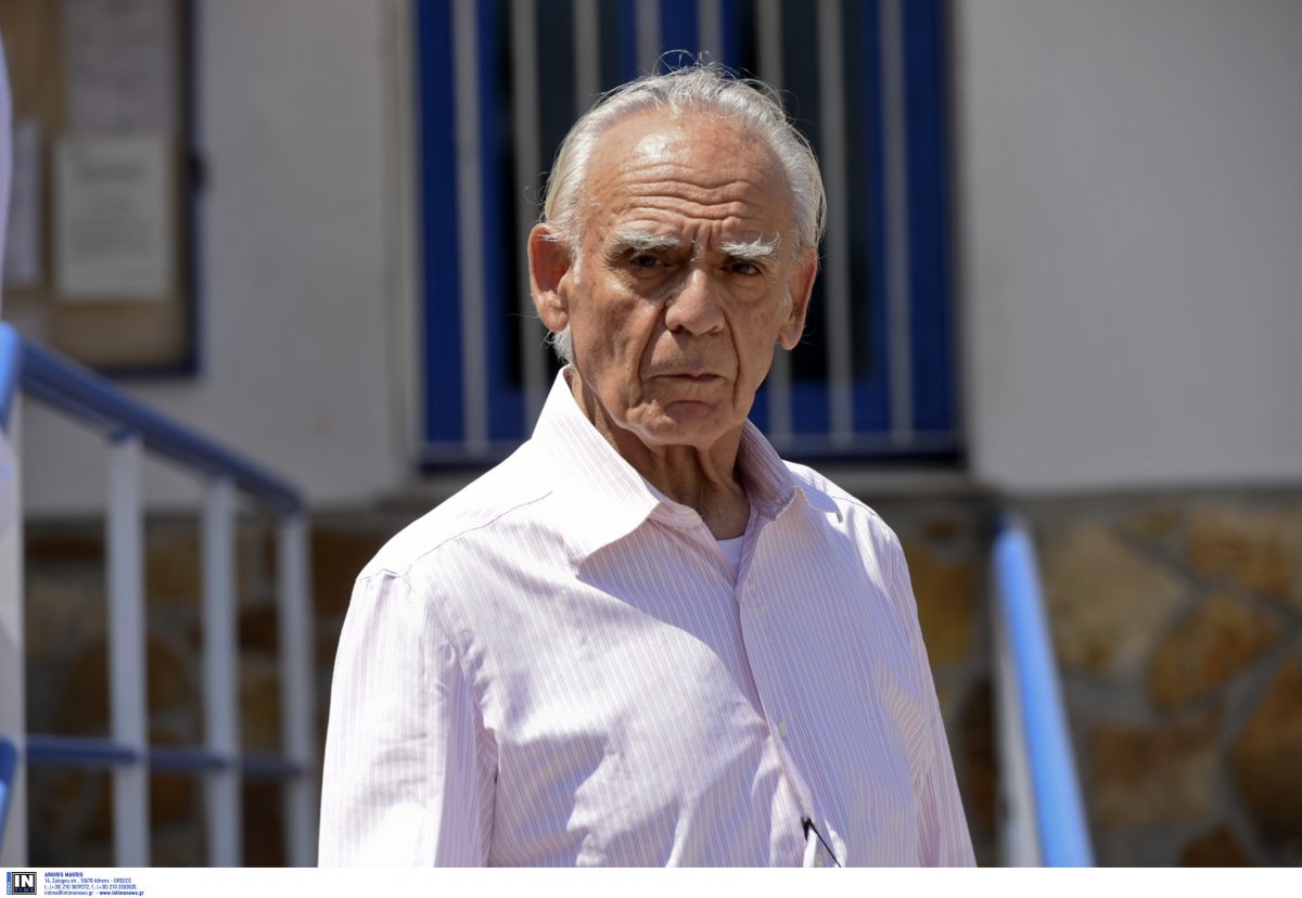 Άκης Τσοχατζόπουλος: Στον ανακριτή για τις μίζες των υποβρυχίων