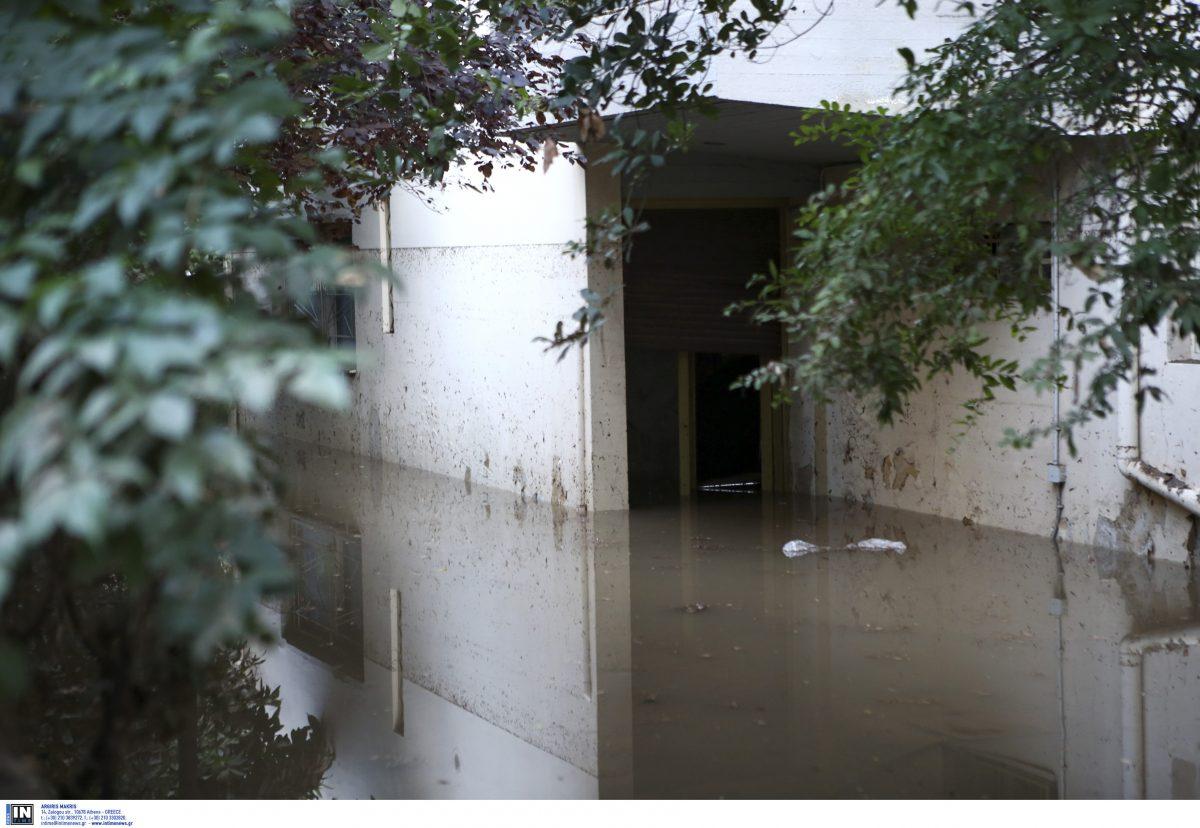 Χαλάνδρι: Πλημμύρισε πολυκατοικία λόγω της έντονης βροχόπτωσης (pics)