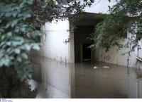 Χαλάνδρι: Πλημμύρισε πολυκατοικία λόγω της έντονης βροχόπτωσης (pics)