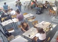 Γαλλία: Παρενόχλησε νεαρή κοπέλα και επειδή του απάντησε την χαστούκισε (vid)