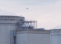 Drone superman πάνω από πυρηνικό εργοστάσιο – Το πείραμα της Greenpeace (vid)