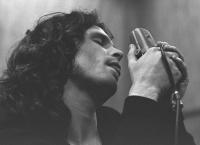 Jim Morrison: Σαν σήμερα “έσβησε” το άστρο του τραγουδιστή των “Doors”