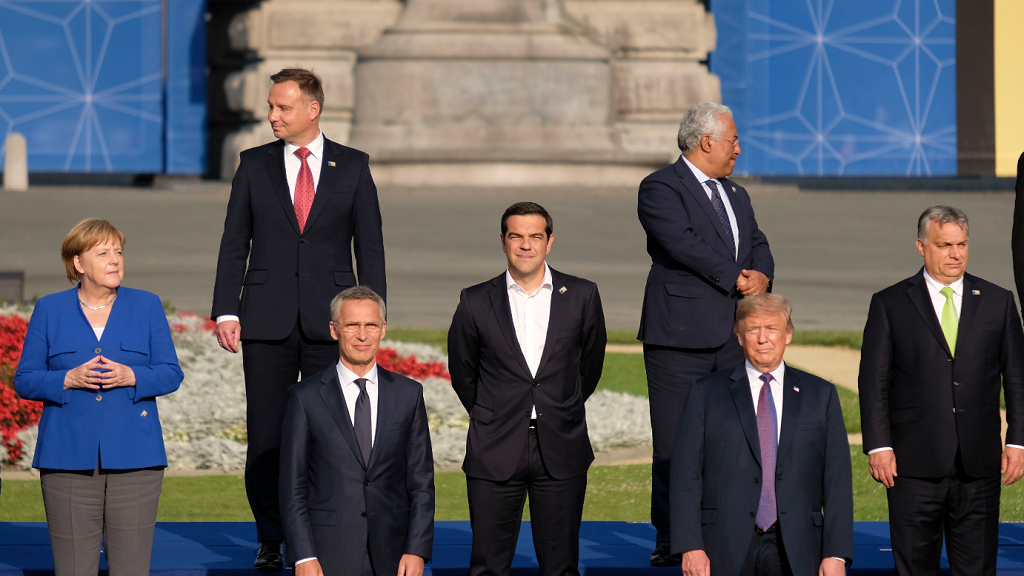 ΝΑΤΟ: Τίναξε στον αέρα τη Σύνοδο ο Τραμπ – Έσπασε το πρωτόκολλο και προκάλεσε έκτακτη συνεδρίαση