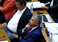 “Σφάχτηκαν” Σκουρλέτης και Πατούλης στη Βουλή για τον “Κλεισθένη”