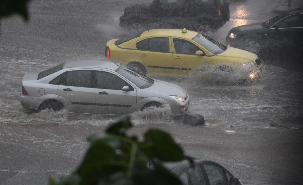 Καθίζηση στη Λεωφόρο Μεσογείων και τη Μιχαλακοπούλου