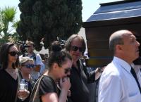 Τζέσυ Παπουτσή: Όλο το θέατρο και η τηλεόραση στο “τελευταίο” αντίο (pics)