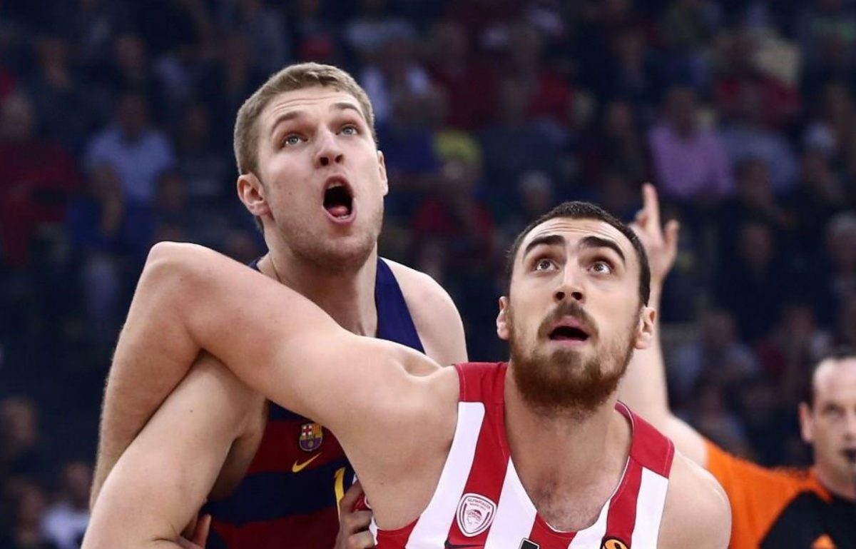 Ολυμπιακός: Ανακοίνωσε την απόκτηση του Βεζένκοφ