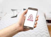 AirBnB τρομακτική εμπειρία: Κοπέλα ενοικίασε το σπίτι της σε έναν επικίνδυνο πελάτη