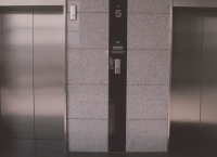 ΠΟΜΙΔΑ: Μεγάλα πρόστιμα στους ιδιοκτήτες πολυκατοικιών λόγω… ασανσέρ