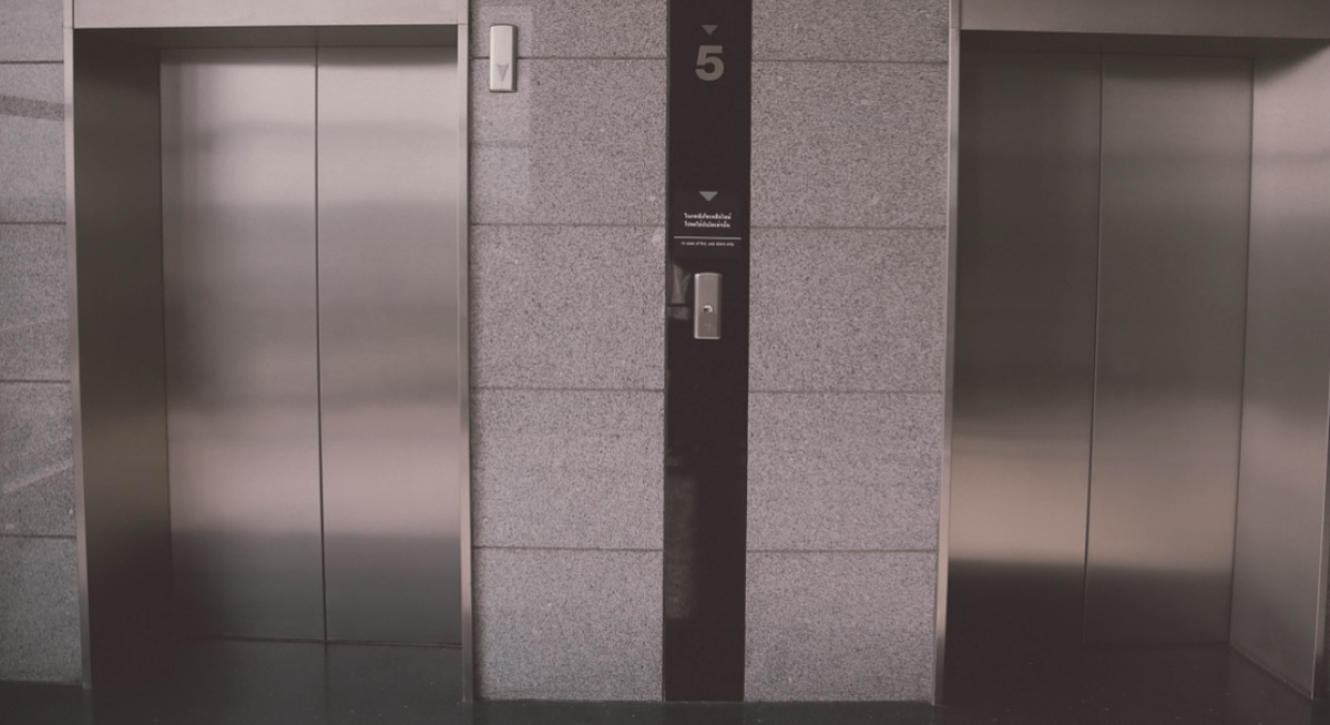 ΠΟΜΙΔΑ: Μεγάλα πρόστιμα στους ιδιοκτήτες πολυκατοικιών λόγω… ασανσέρ