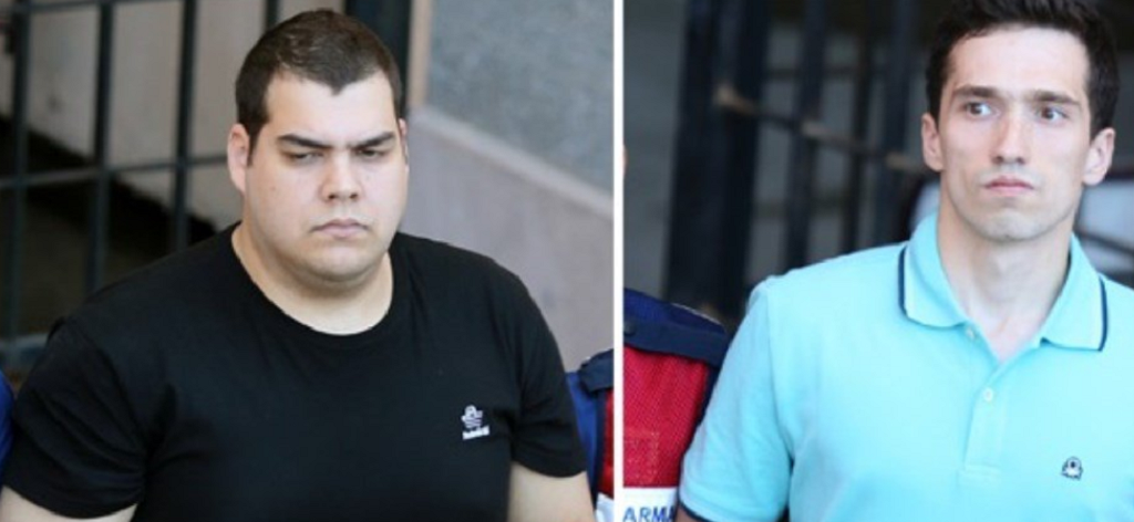 Νέες εικόνες από τους δύο Έλληνες στρατιωτικούς στην Τουρκία μετά το νέο όχι