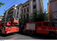 Φωτιά τώρα: Καίγεται κτίριο στην Ιουλιανού (pics)