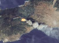 Κινέτα: Ορατή η φωτιά από το διάστημα (pics)