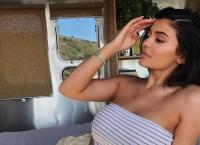 Kylie Jenner: Στο εξώφυλλο του Forbes ως η νεότερη δισεκατομμυριούχος (pic)