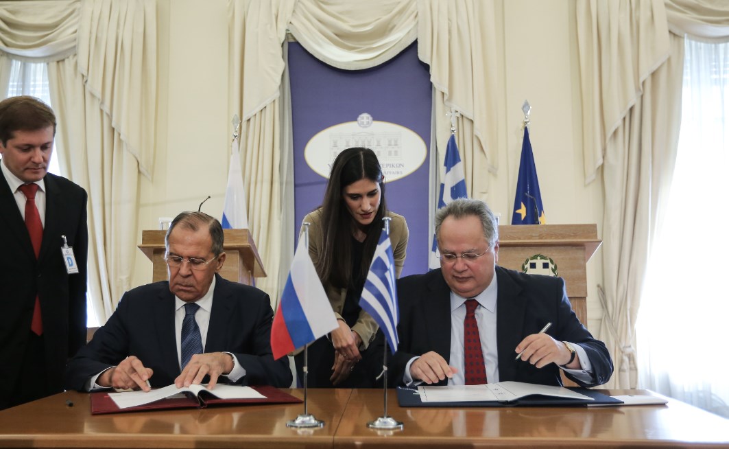 Η Αθήνα “αδειάζει τη Μόσχα” – Ο Λαβρόφ ήθελε να έρθει – Δεν τον καλέσαμε εμείς
