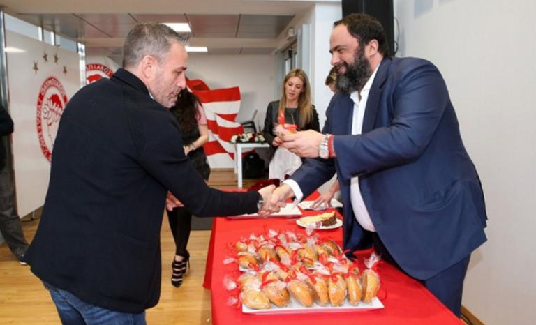 Φοβερές εξελίξεις στον Ολυμπιακό – Τον τελείωσε ο Μπέντο, τον κρατάει ο Μαρινάκης, τι του “σφύριξε”!