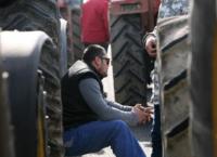 Εντείνουν τις κινητοποιήσεις τους οι αγρότες