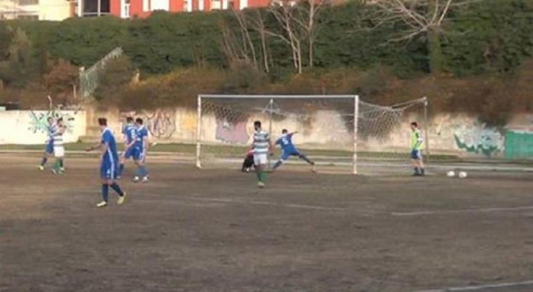 ΑΠΙΣΤΕΥΤΟ αυτογκόλ τερματοφύλακα σε ερασιτεχνικό πρωτάθλημα (video)