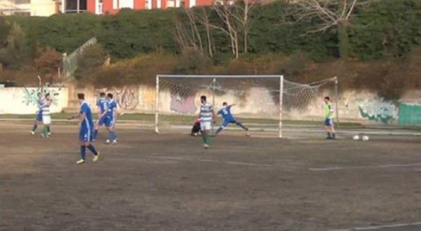 ΑΠΙΣΤΕΥΤΟ αυτογκόλ τερματοφύλακα σε ερασιτεχνικό πρωτάθλημα (video)