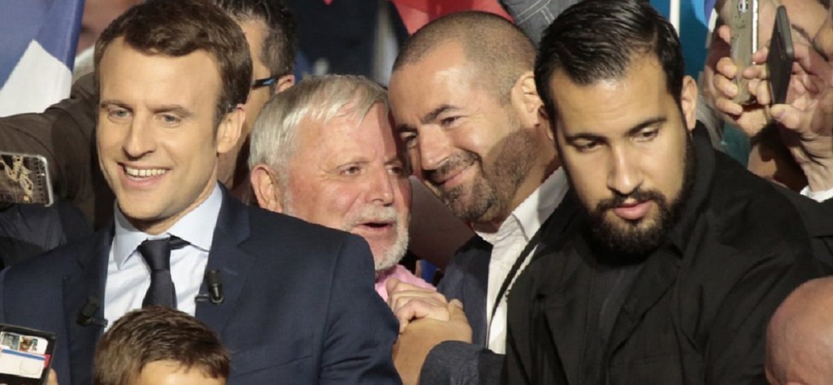 Εμανουέλ Μακρόν: “Κολλητός” του φίλος ο Μπεναλά, που ξυλοκόπησε διαδηλωτή