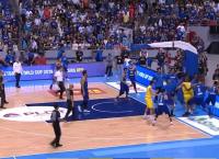 Απίστευτο ξύλο σε αγώνα μπάσκετ (vid)