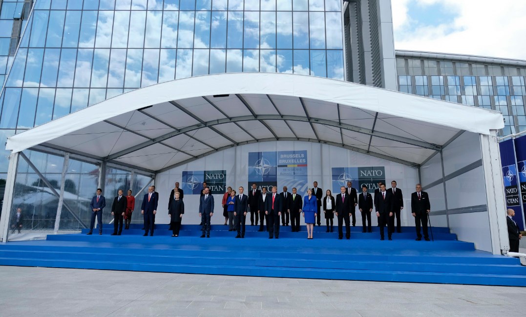 ΝΑΤΟ: ‘Ενταξη της ΠΓΔΜ όταν επικυρωθεί η συμφωνία – “Βράχος” ο Στόλτενμπεργκ