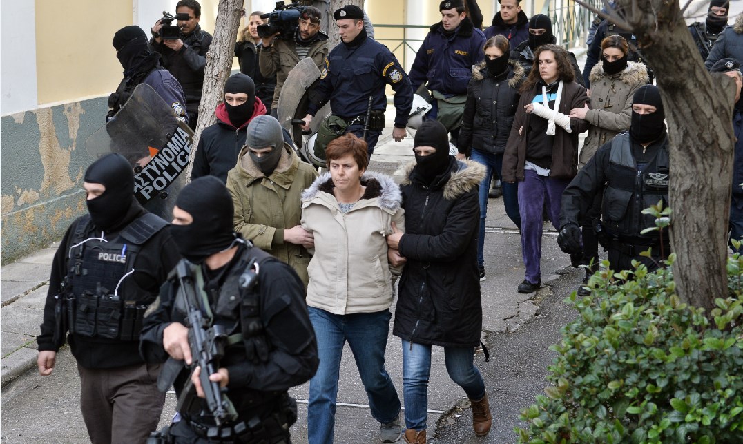 Πόλα Ρούπα: Ισόβια και 25 χρόνια για την επίθεση στην ΤτΕ και τα γραφεία του ΔΝΤ