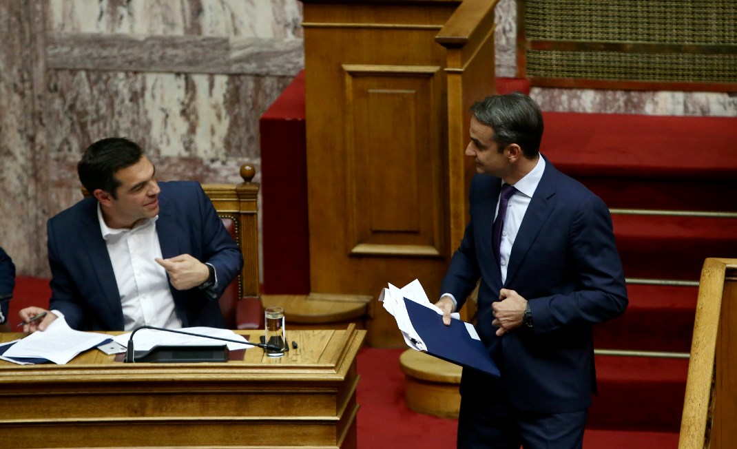 Σφαγή στη Βουλή: Τσίπρας και Μητσοτάκης αλληλοκατηγορούνται για Σκοπιανό, διαπλοκή και οικονομία